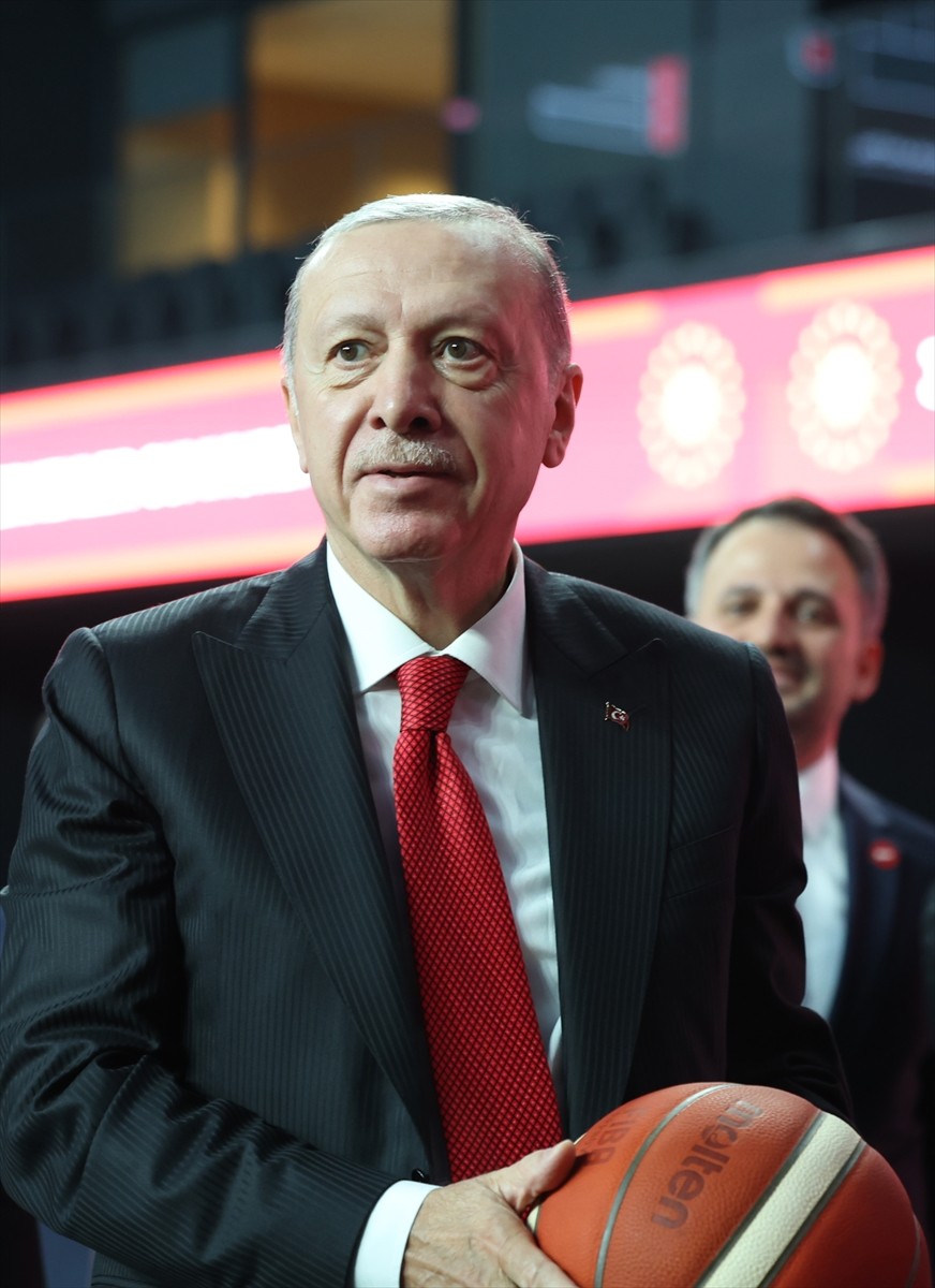 Cumhurbaşkanı Recep Tayyip Erdoğan, İstanbul'da Basketbol Gelişim Merkezi'nin açılış programına...