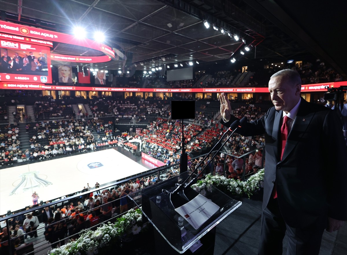 Cumhurbaşkanı Recep Tayyip Erdoğan, İstanbul'da Basketbol Gelişim Merkezi'nin açılışına katıldı....