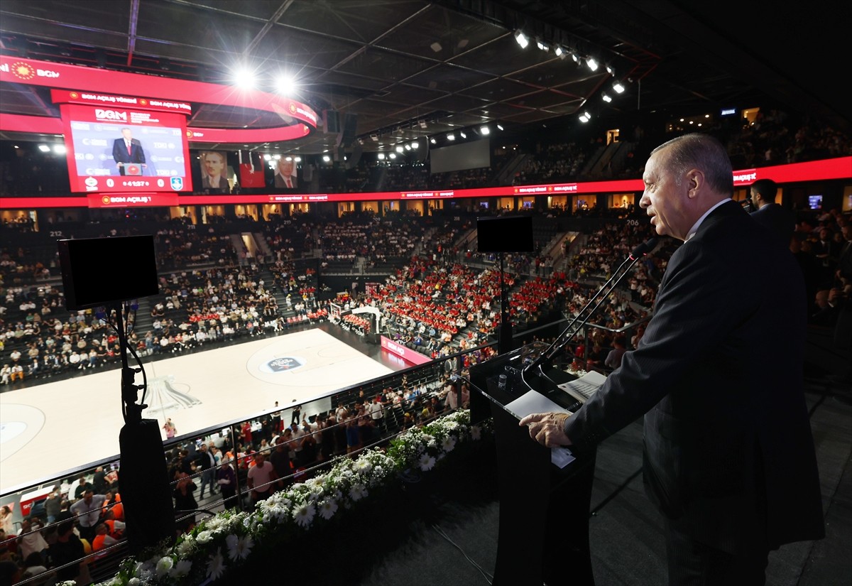 Cumhurbaşkanı Recep Tayyip Erdoğan, İstanbul'da Basketbol Gelişim Merkezi'nin açılışına katıldı....