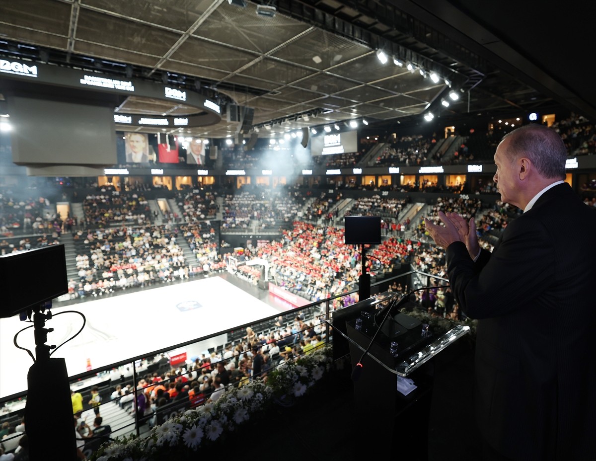 Cumhurbaşkanı Recep Tayyip Erdoğan, İstanbul'da Basketbol Gelişim Merkezi'nin açılışına katıldı....