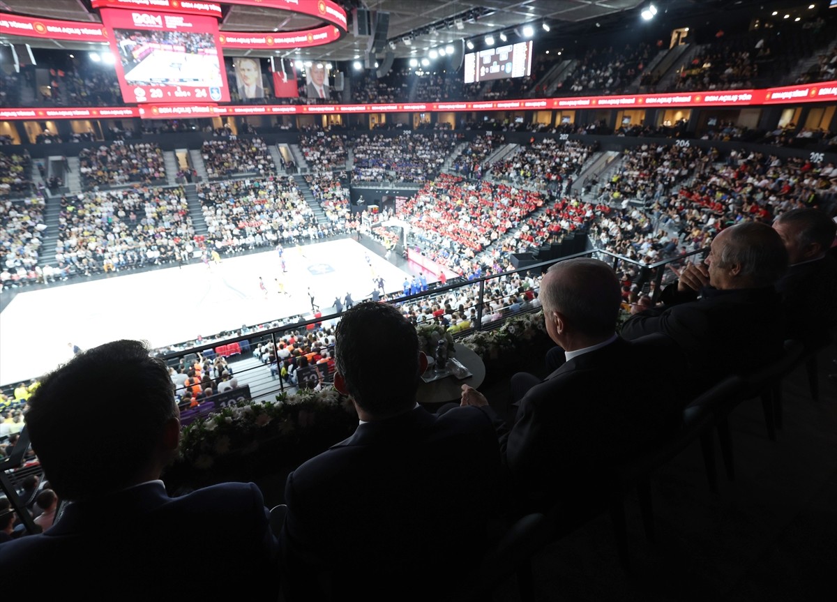 Cumhurbaşkanı Recep Tayyip Erdoğan, İstanbul'da Basketbol Gelişim Merkezi'nin açılışına katıldı....