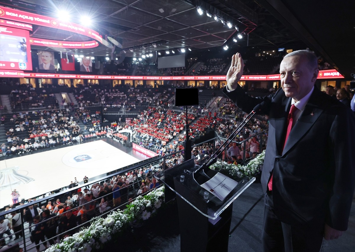 Cumhurbaşkanı Recep Tayyip Erdoğan, İstanbul'da Basketbol Gelişim Merkezi'nin açılışına katıldı....