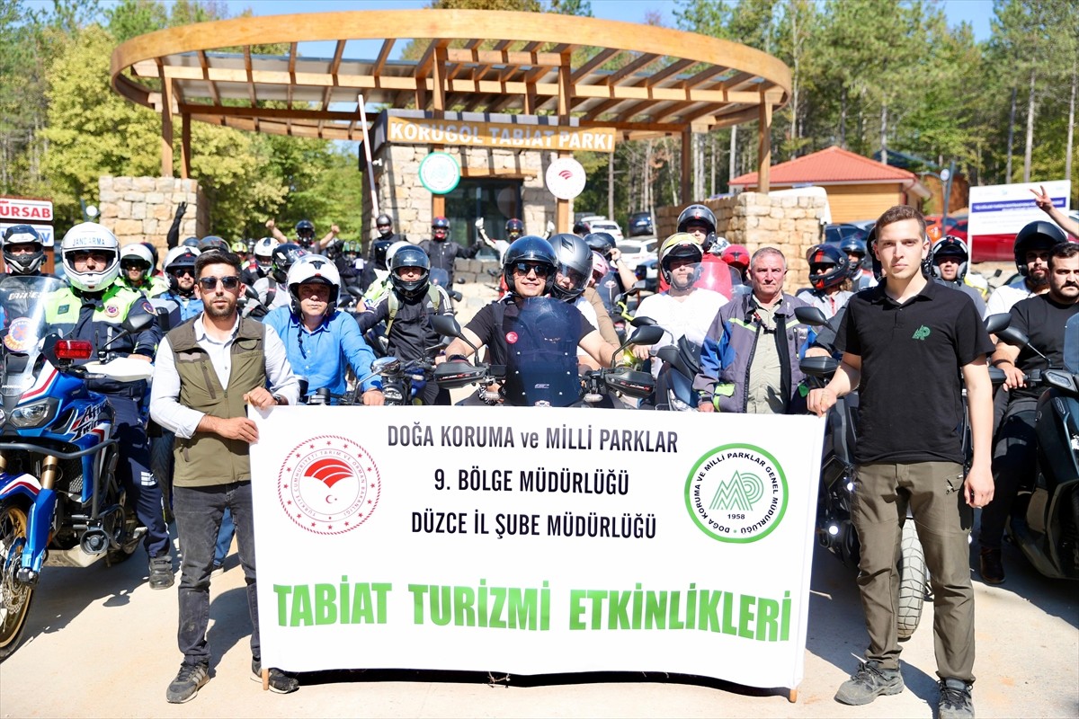 Düzce'de güvenli sürüşe dikkati çekmek isteyen motosiklet tutkunları, Vali Selçuk Aslan ile konvoy...