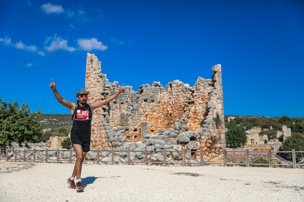 Mersin'de bu yıl üçüncü kez düzenlenen Uluslararası Kilikya Ultra Maratonu tamamlandı.  Büyükşehir...