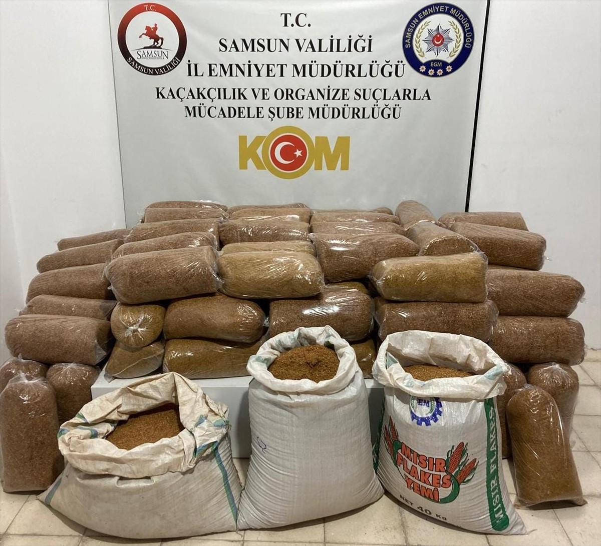 Samsun'un merkez İlkadım ilçesinde 435 kilogram kaçak tütün ele geçirildi.