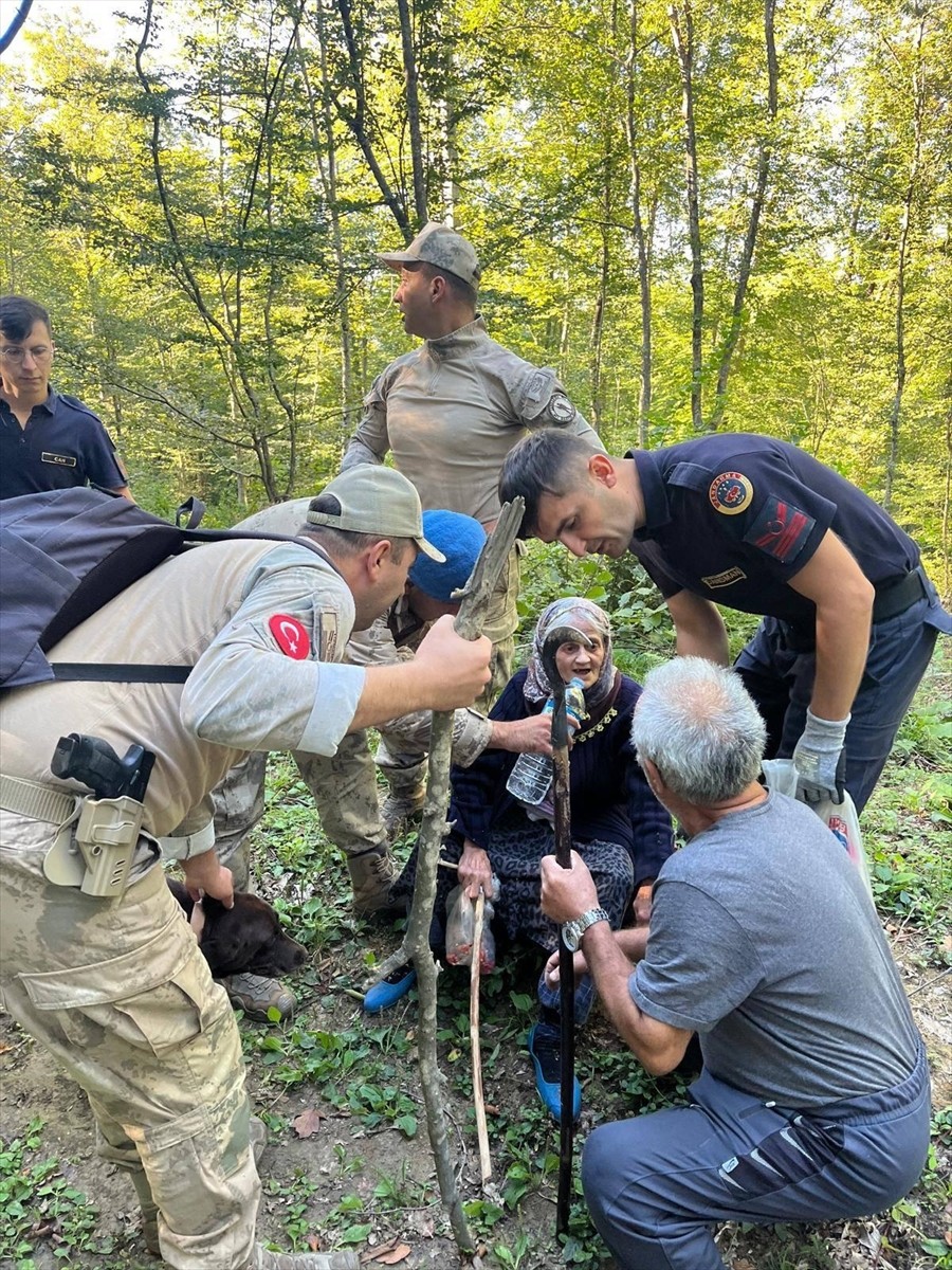 Sinop'un Ayancık ilçesinde mantar toplarken kaybolan işitme engelli kadın, ormanda bulundu.