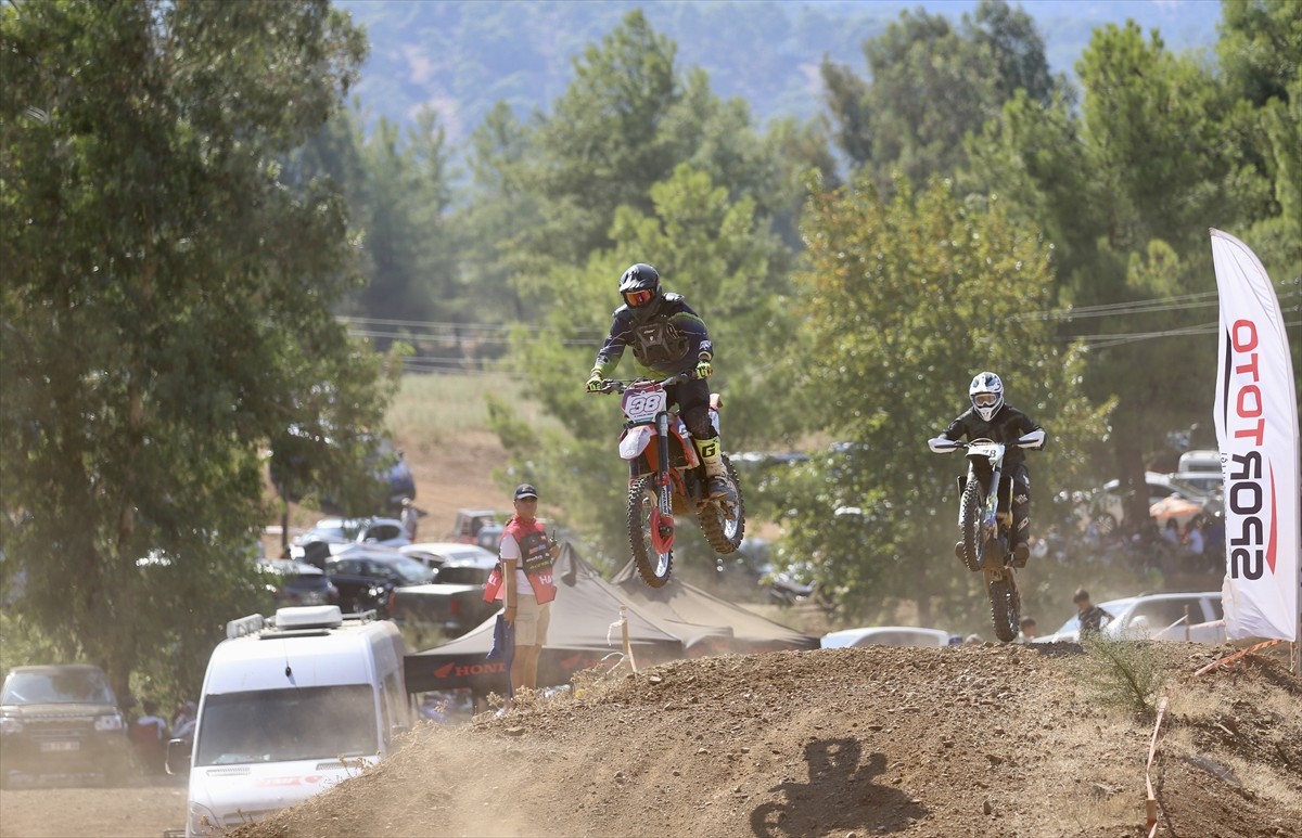 Türkiye Süper Enduro Şampiyonası'nın final ayağı, Muğla'nın Fethiye ilçesinde yapıldı. Esenköy...