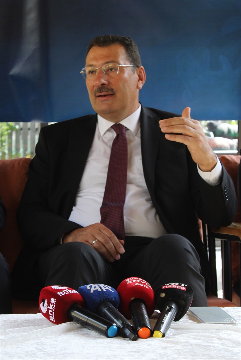 AK Parti Genel Başkan Yardımcısı Ali İhsan Yavuz (sağ 2), Artvin Valiliği Kaledibi Sosyal...