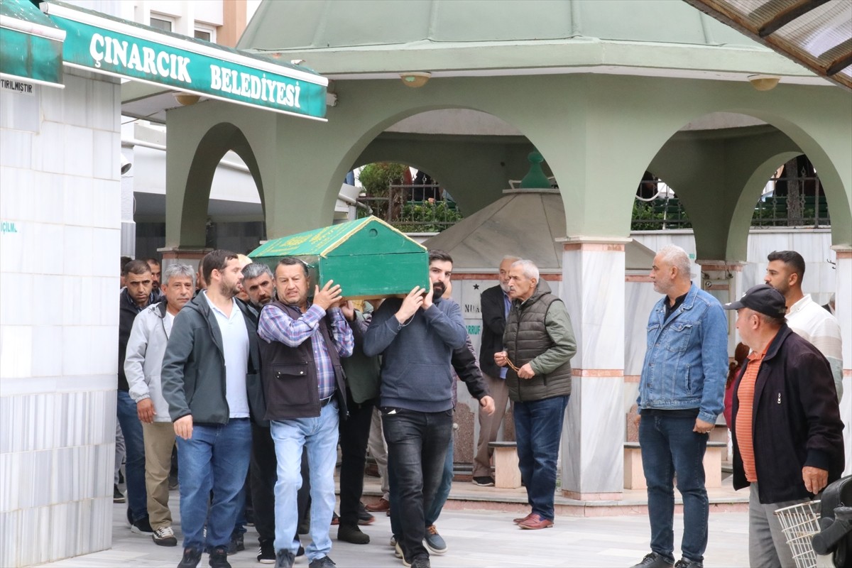 Antalya'nın Kepez ilçesinde tartıştığı ev arkadaşı tarafından bıçaklanarak öldürülen Tolga...