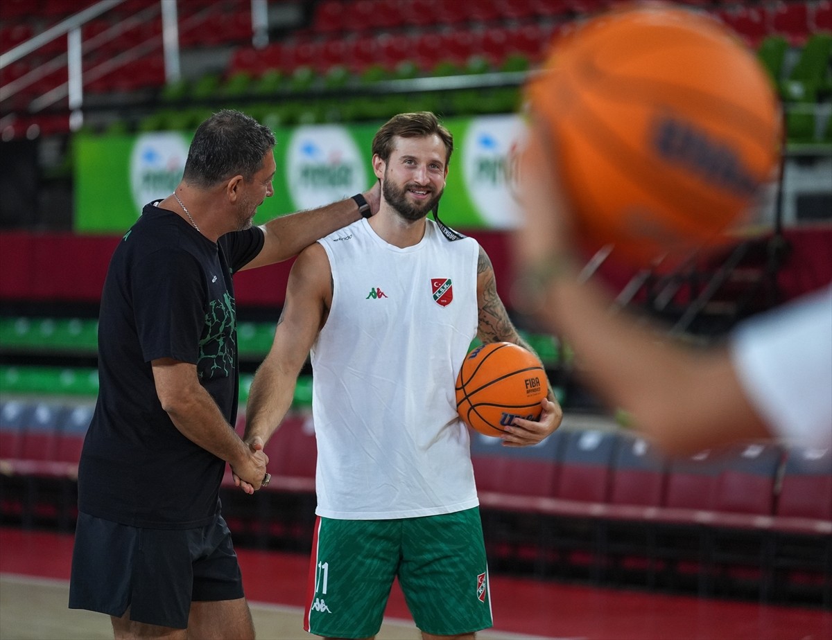 Basketbol Şampiyonlar Ligi C Grubu mücadelesine 2 Ekim Çarşamba günü İspanyol ekibi La Laguna...