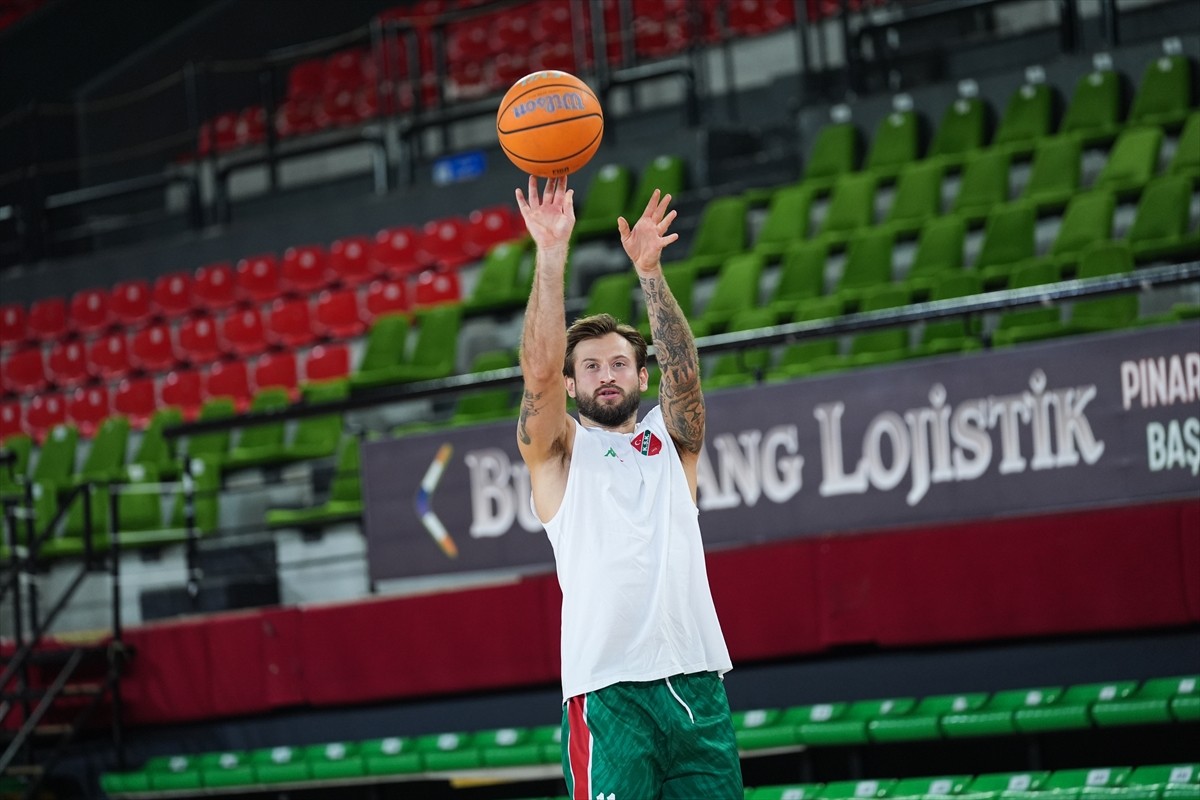 Basketbol Şampiyonlar Ligi C Grubu mücadelesine 2 Ekim Çarşamba günü İspanyol ekibi La Laguna...