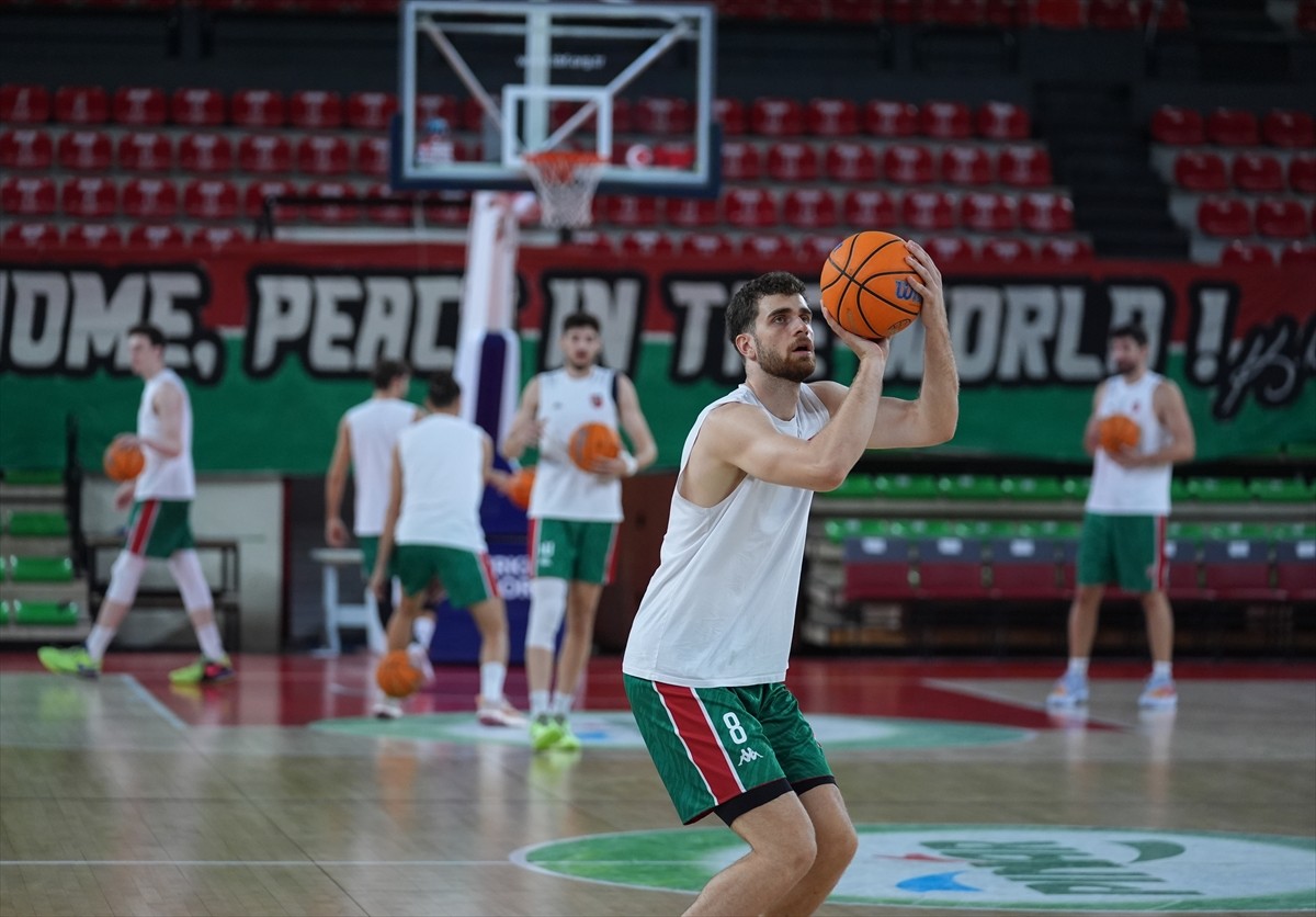 Basketbol Şampiyonlar Ligi C Grubu mücadelesine 2 Ekim Çarşamba günü İspanyol ekibi La Laguna...