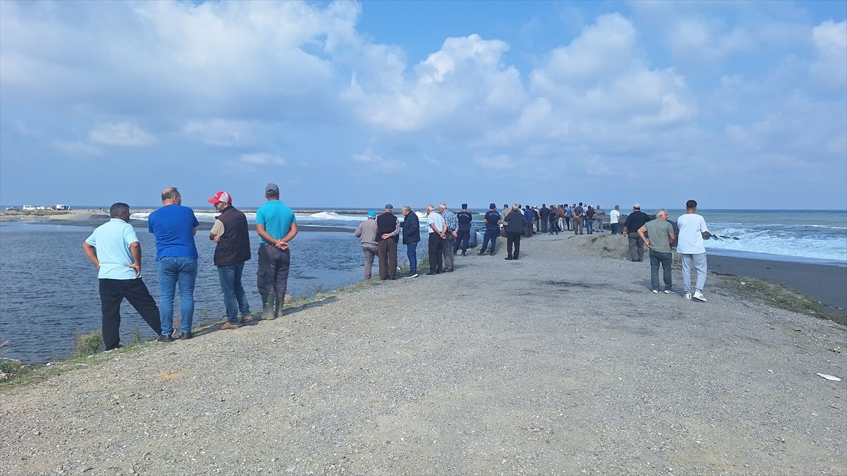 Samsun'un Bafra ilçesinde denizde kaybolan balıkçı Orhan Çorbacı'yı arama çalışması başlatıldı. İl...