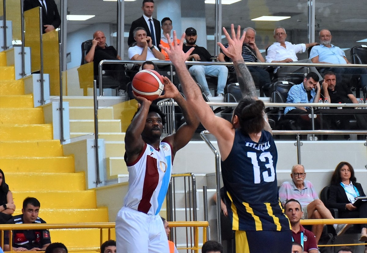 Türkiye Sigorta Türkiye Basketbol Ligi 3. hafta mücadelesinde Trabzonspor ile MKE Ankaragücü İkon...