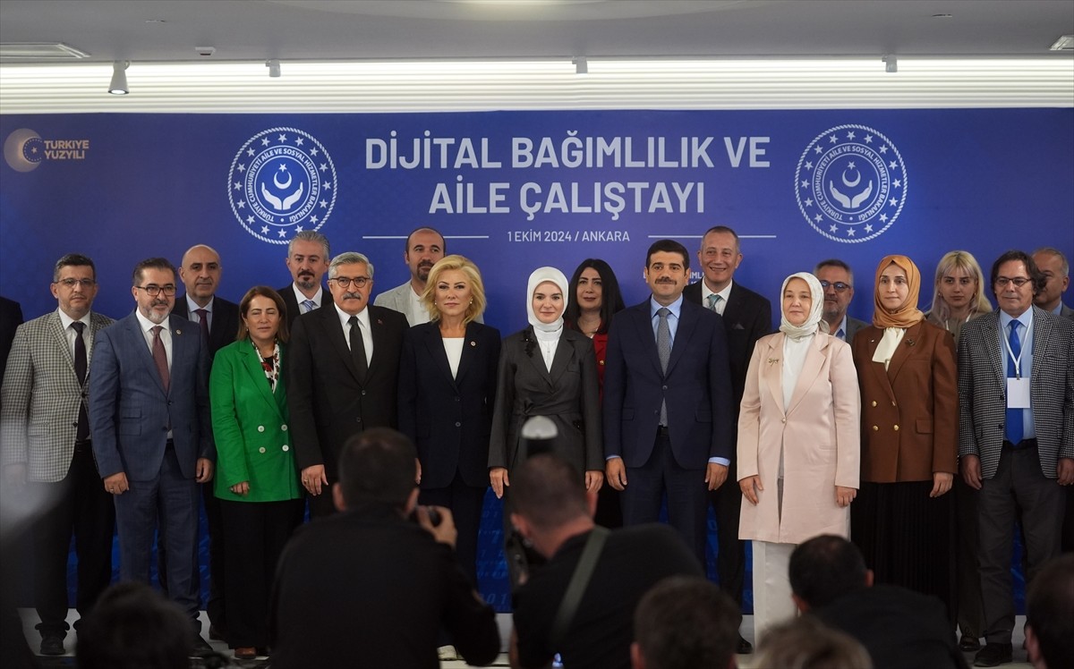 Aile ve Sosyal Hizmetler Bakanı Mahinur Özdemir Göktaş, Ankara Müzik ve Güzel Sanatlar...