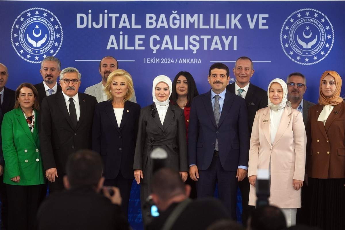 Aile ve Sosyal Hizmetler Bakanı Mahinur Özdemir Göktaş, Ankara Müzik ve Güzel Sanatlar...