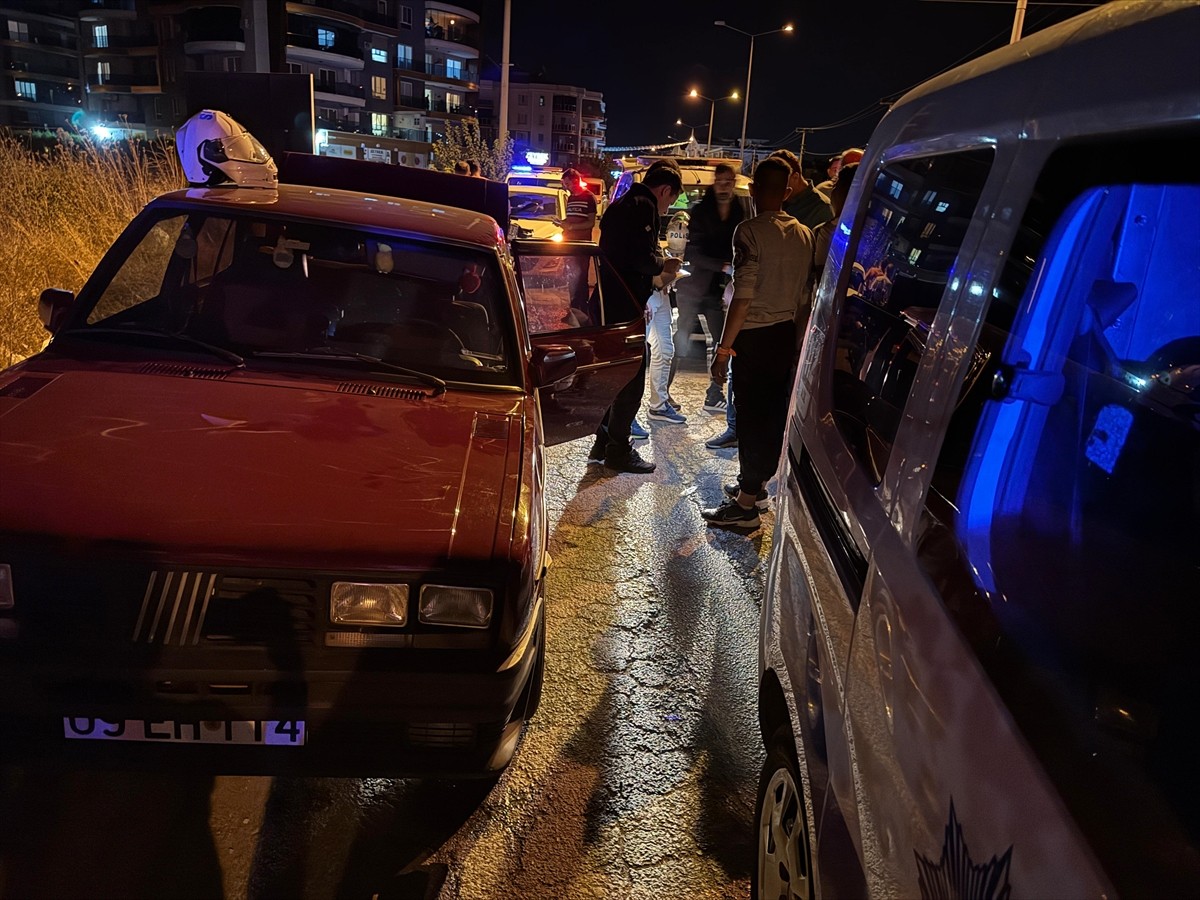 Aydın'ın Efeler ilçesinde "dur" ihtarına uymayan otomobil sürücüsünün ehliyetine el konuldu, aracı...