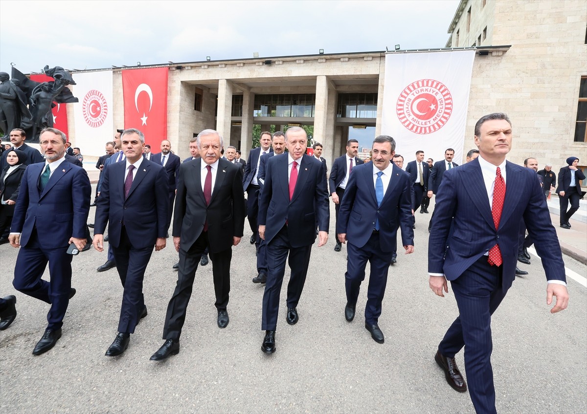 Cumhurbaşkanı Recep Tayyip Erdoğan, TBMM 28. Dönem 3. Yasama Yılı Açılış Toplantısı'na katılmak...