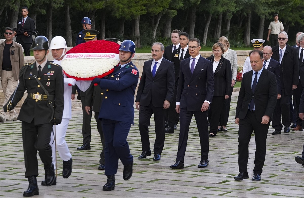 Finlandiya Cumhurbaşkanı Alexander Stubb, resmi ziyaret için geldiği Ankara'da, beraberindeki...