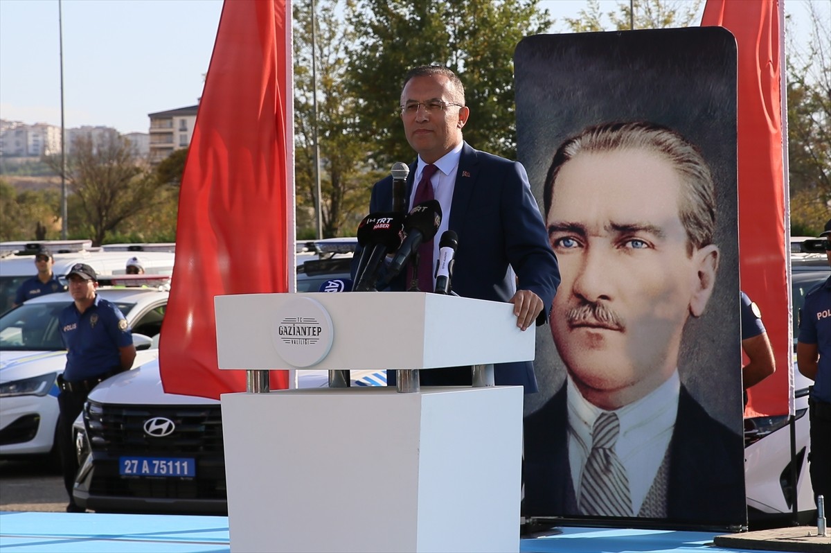 Gaziantep'te, hayırseverlerin desteğiyle İl Emniyet Müdürlüğü ve İl Jandarma Komutanlığının...