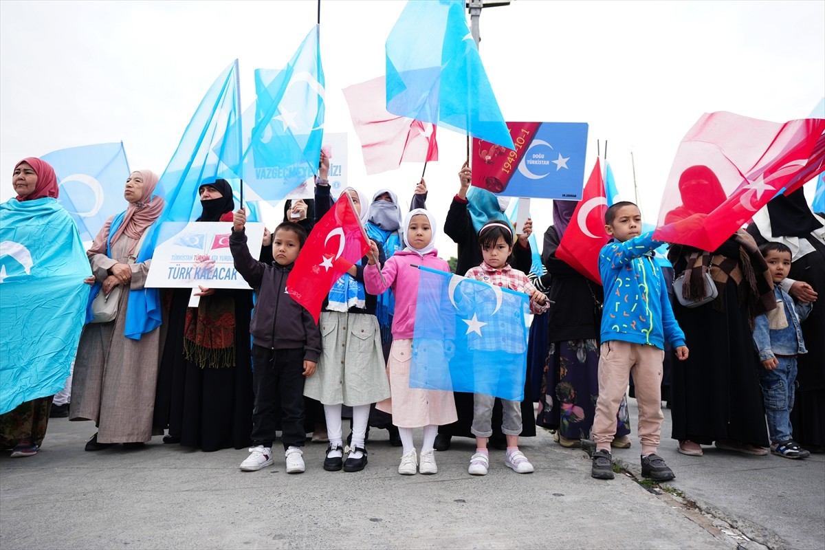 İstanbul Sarıyer'de, Çin'in Sincan Uygur Özerk Bölgesi'ne yönelik politikaları protesto edildi....