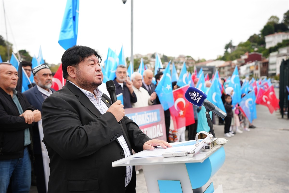 İstanbul Sarıyer'de, Çin'in Sincan Uygur Özerk Bölgesi'ne yönelik politikaları protesto edildi....