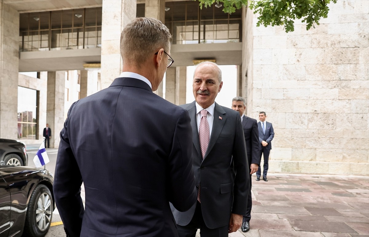 TBMM Başkanı Numan Kurtulmuş (sağda), resmi ziyaretlerde bulunmak üzere Türkiye'ye gelen...