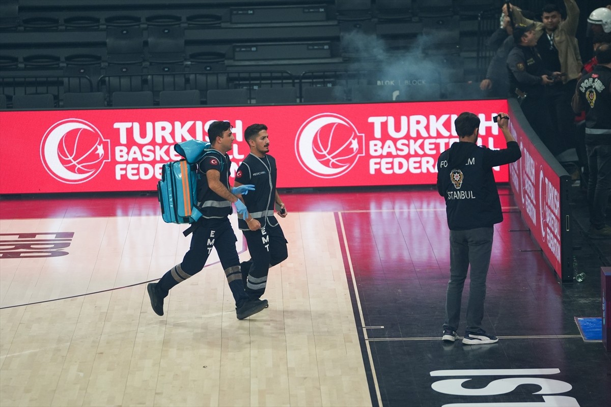 Basketbolda Fenerbahçe Opet ile Beşiktaş arasında Basketbol Gelişim Merkezi'nde oynanan FIBA...