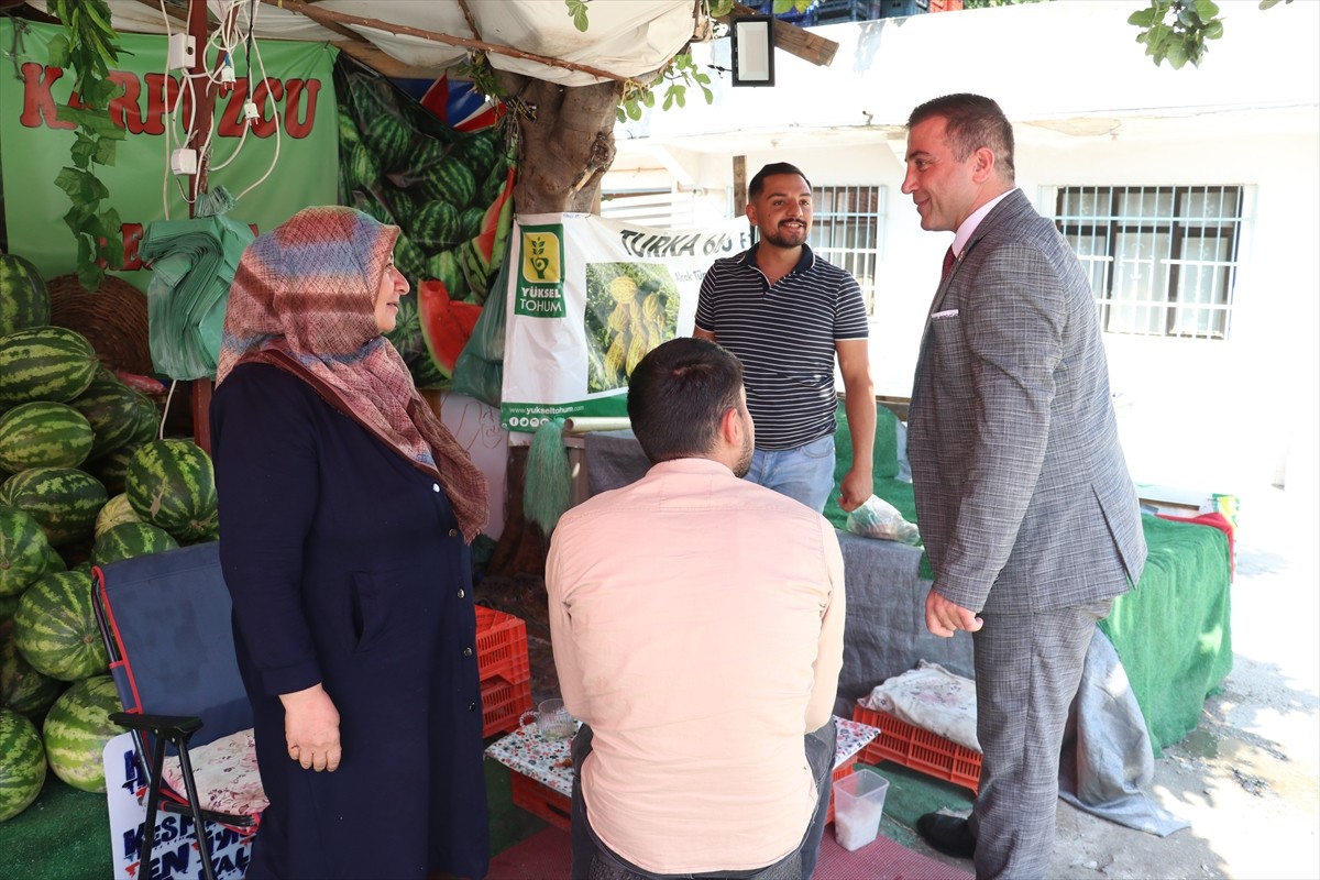 Bursa'da yaşadığı mahallede gündüzleri muhtarlık hizmetini yerine getiren milli kick boks...