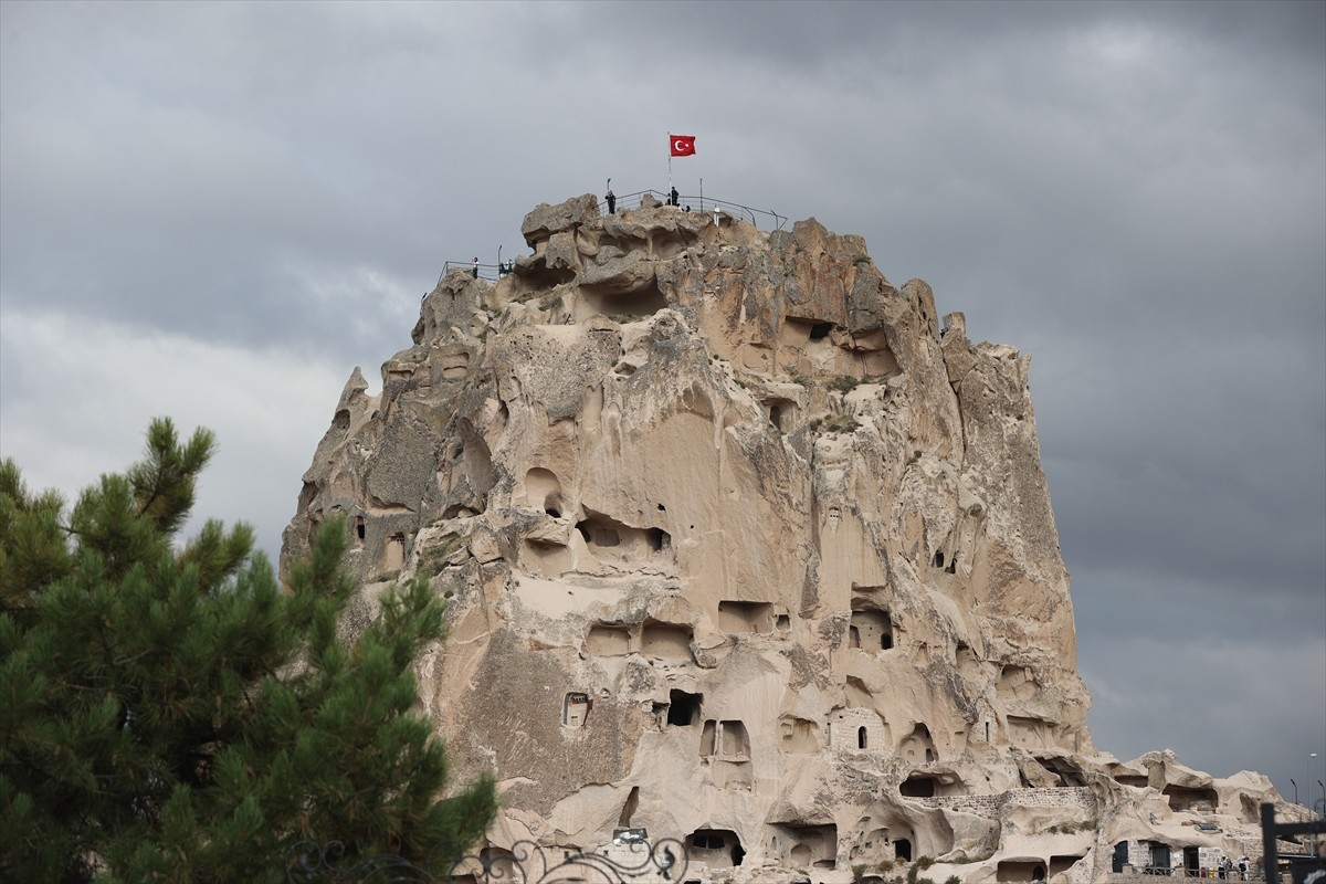 Kapadokya'nın gözde seyir alanlarından kayadan oyma tarihi Uçhisar Kalesi, Ocak-Eylül 2024...