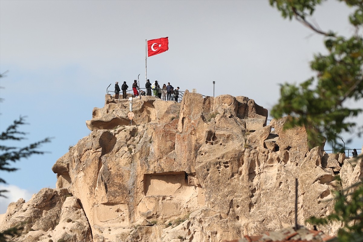 Kapadokya'nın gözde seyir alanlarından kayadan oyma tarihi Uçhisar Kalesi, Ocak-Eylül 2024...