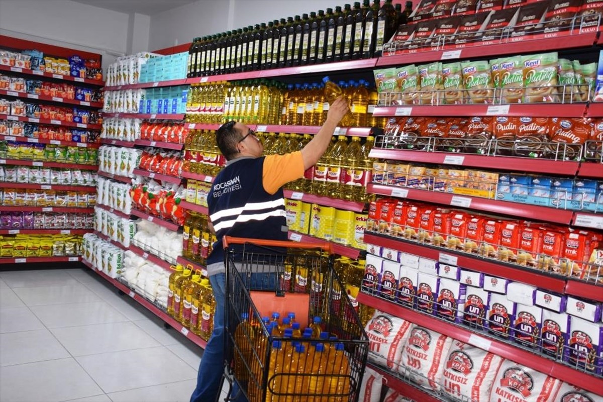 Kayseri'de Kocasinan Belediyesince ekilen aspir bitkisinden elde edilen yağ, "Dost Eli Projesi"...