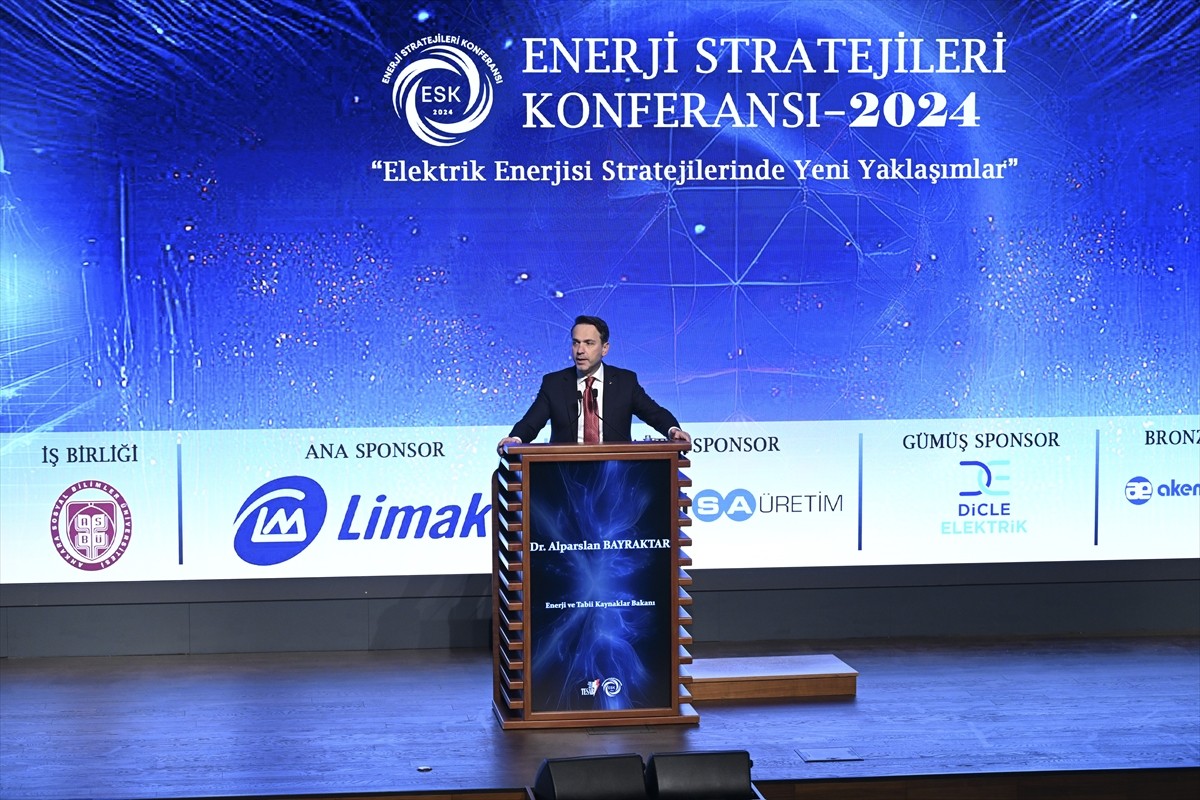 Türkiye Elektrik Sanayi Birliği (TESAB) tarafından düzenlenen Enerji Stratejileri Konferansı...