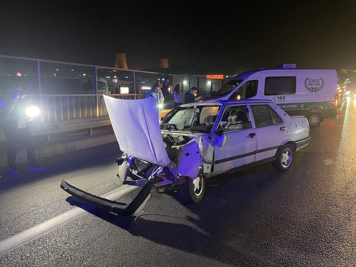 Bursa'nın Osmangazi ilçesinde, otomobilin çarptığı yaya hayatını kaybetti. Polis ekipleri olay...