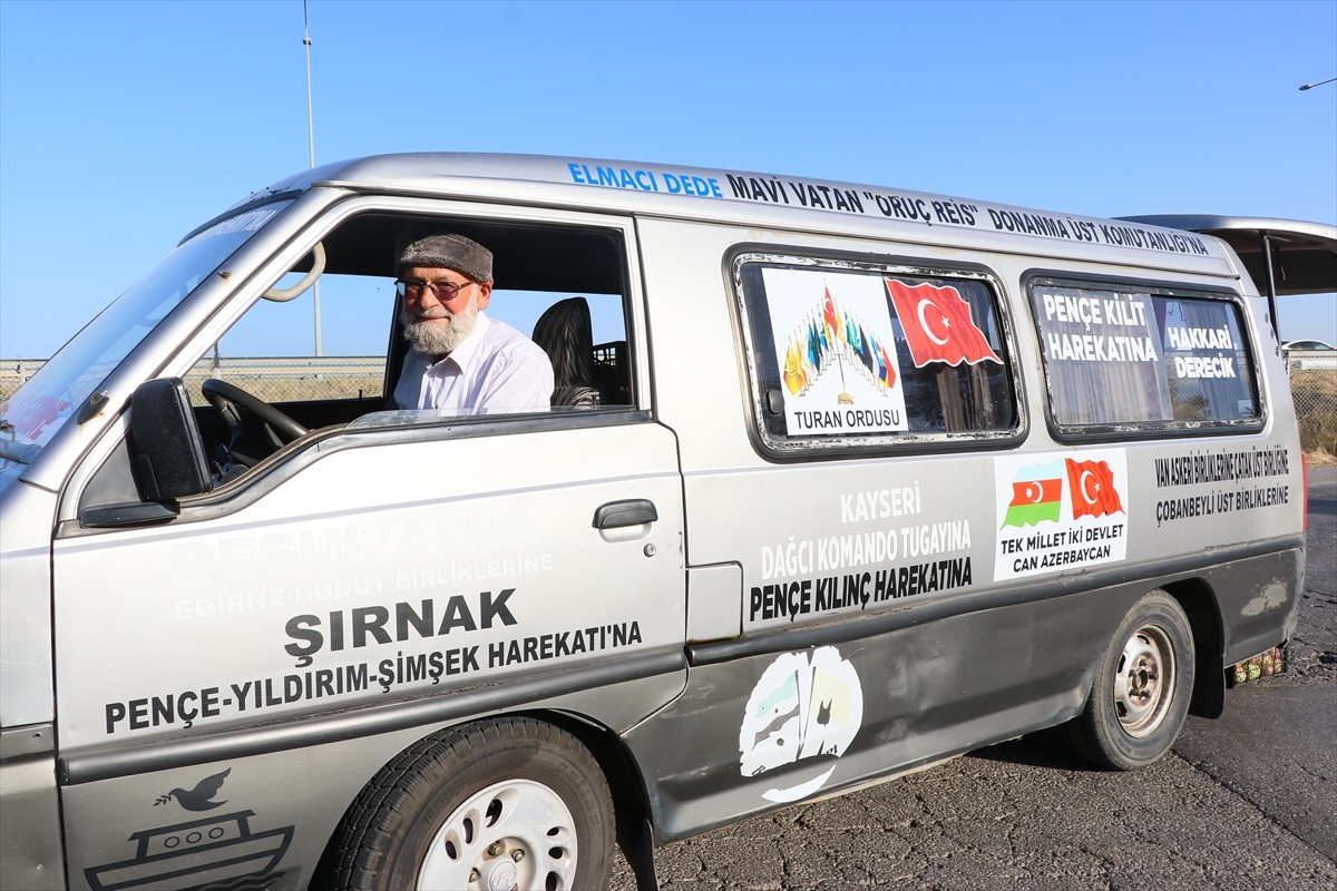 Denizli'de yaşayan 74 yaşındaki Muhammet Yılmaz, Ege Ordusu Komutanlığı'nda görev yapan askerlere...