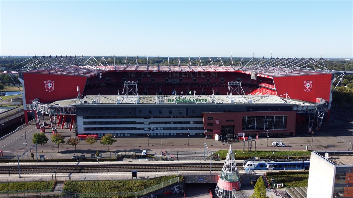 Hollanda'nın doğusunda yer alan Enschede şehri; tarihi, kültürü ve futbol tutkusuyla dikkati...