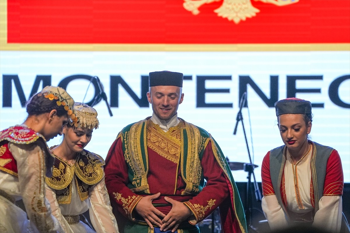 İzmir Büyükşehir Belediyesince düzenlenen Uluslararası Balkanlılar Halk Dansları Festivali...