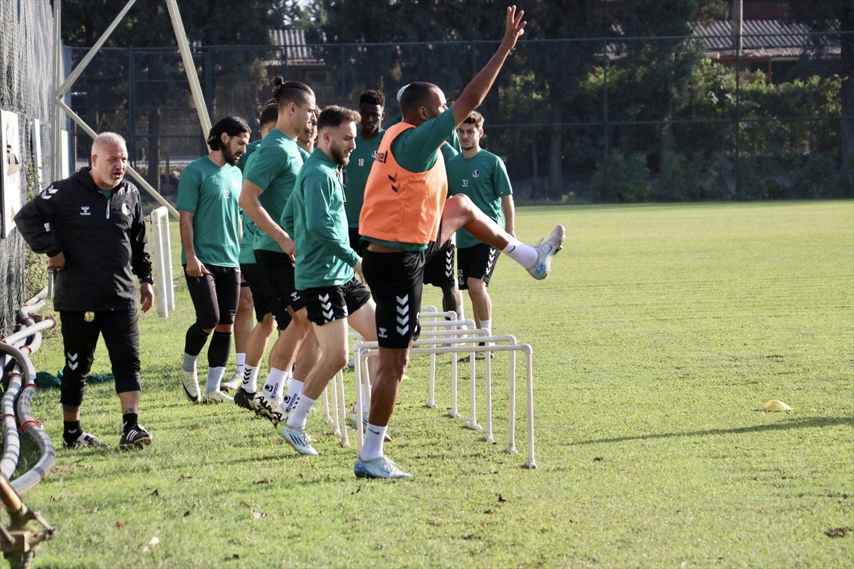 Sakaryaspor, Trendyol 1. Lig'in 8. haftasında deplasmanda Fatih Karagümrük ile oynayacağı...