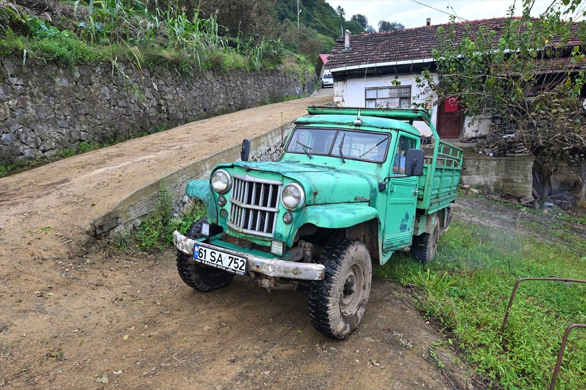 Trabzon'un Sürmene ilçesinde yaşayan 83 yaşındaki Dursun Hakkı Sofuoğlu, 65 yıl önce satın aldığı...