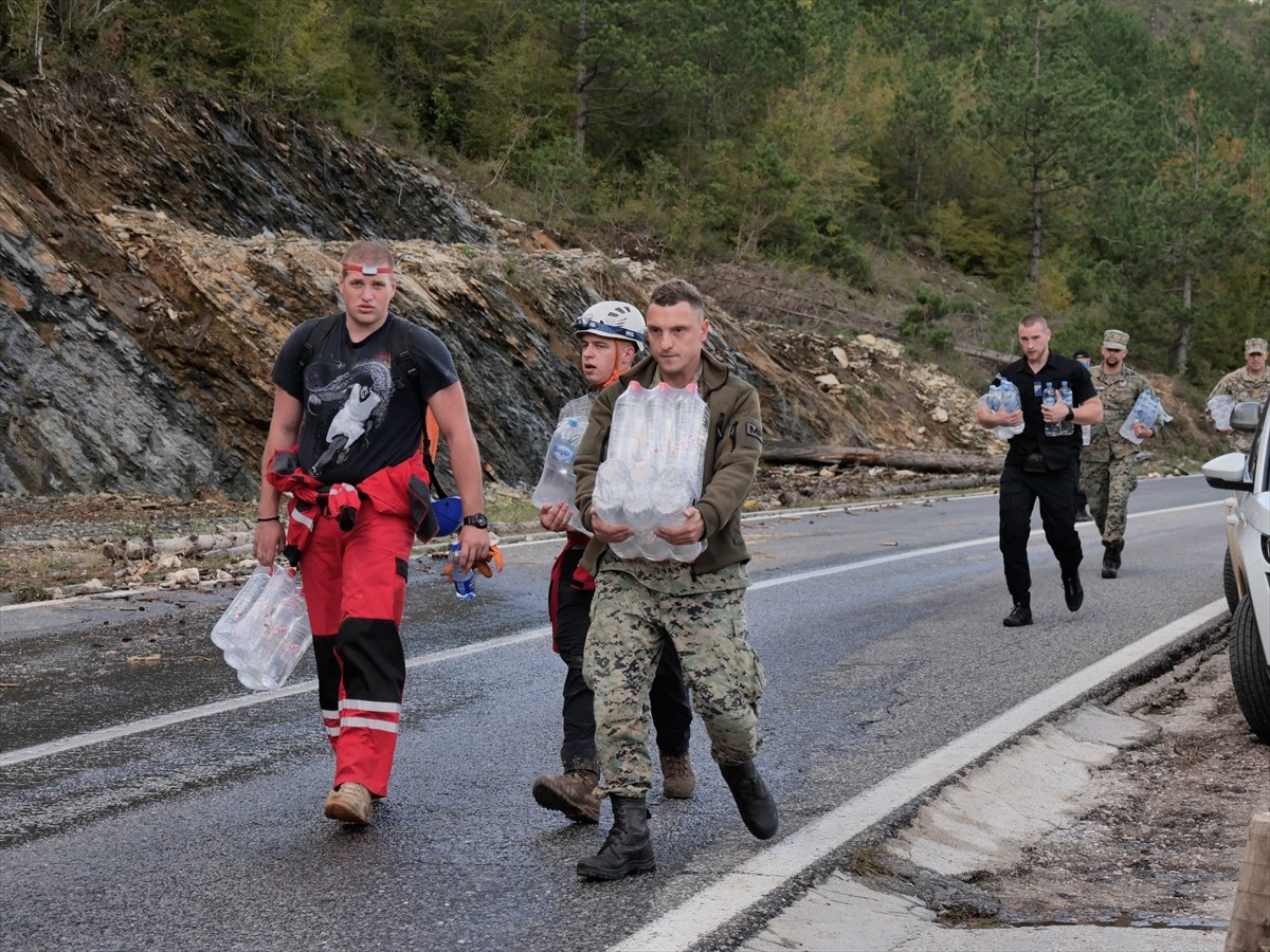 Bosna Hersek'te etkili olan şiddetli yağışların yol açtığı sellerde 18 kişi yaşamını yitirdi....