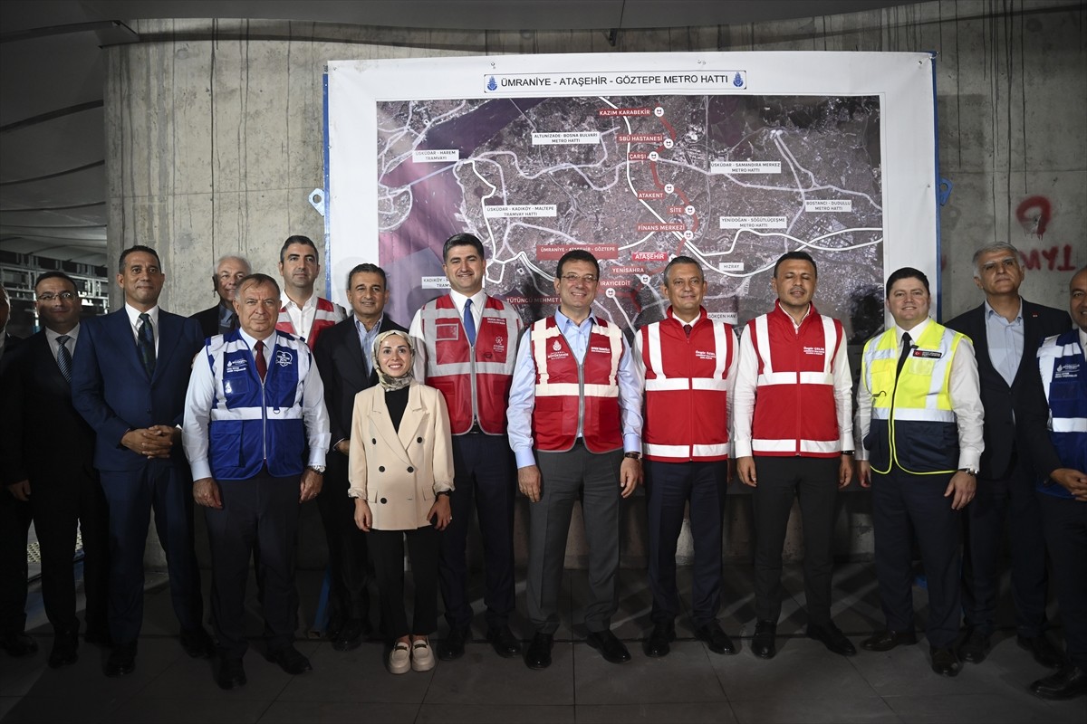 CHP Genel Başkanı Özgür Özel, İstanbul'da Ümraniye-Ataşehir-Göztepe metro hattının şantiyesine...