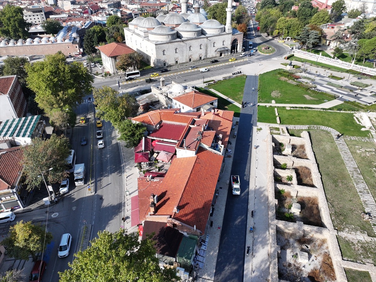 Edirne Selimiye Meydanı'ndaki Havlucular Hanı ve Mezit Bey Hamamı'nda restorasyon çalışmaları...