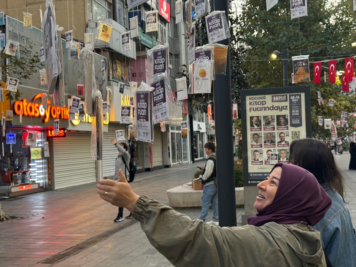 Kocaeli Büyükşehir Belediyesince bu yıl 14'üncüsü düzenlenen Kocaeli Kitap Fuarı, 530 yayın evi...