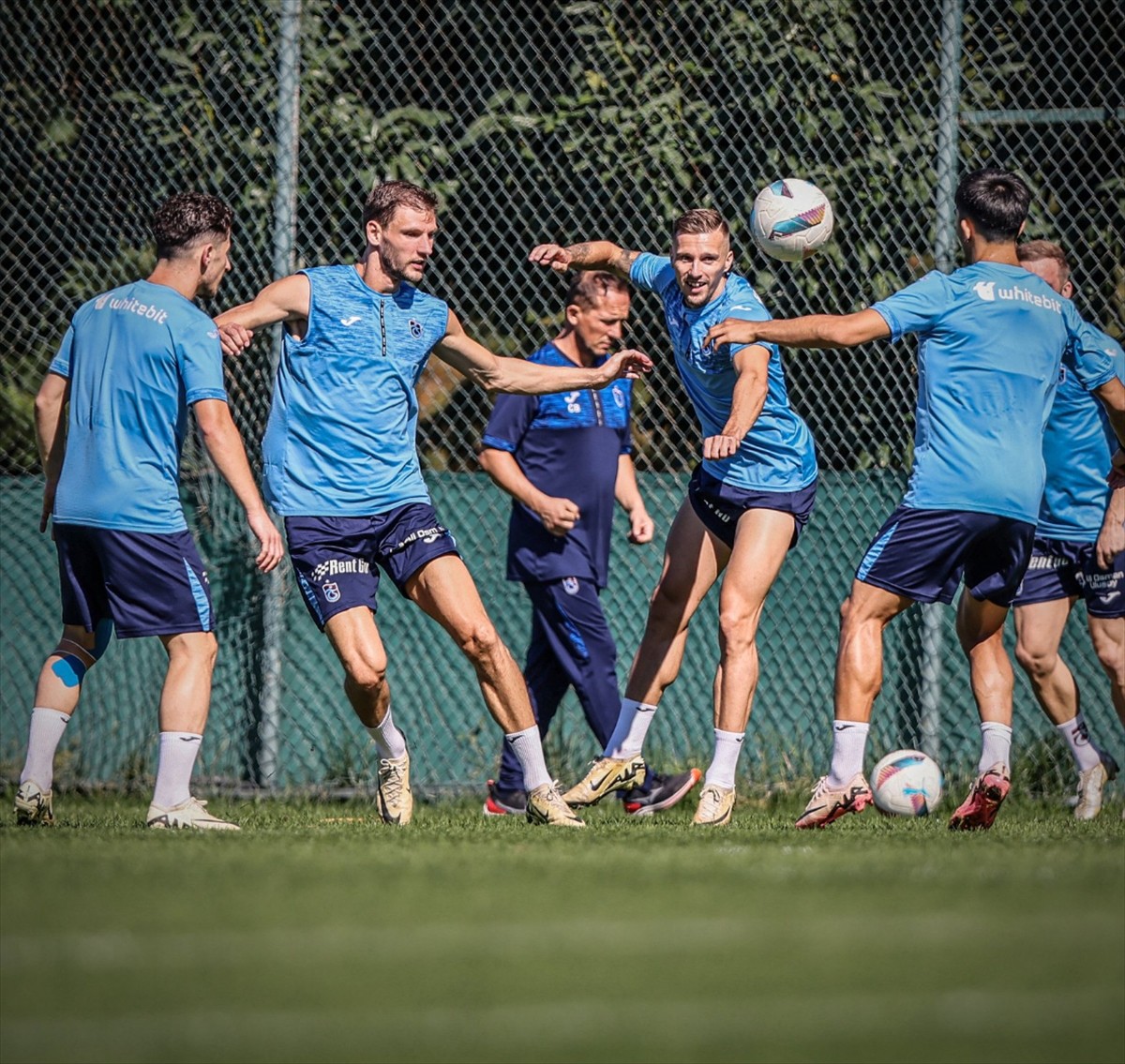 Trabzonspor, Trendyol Süper Lig'in 8. haftasında yarın deplasmanda Atakaş Hatayspor ile oynayacağı...