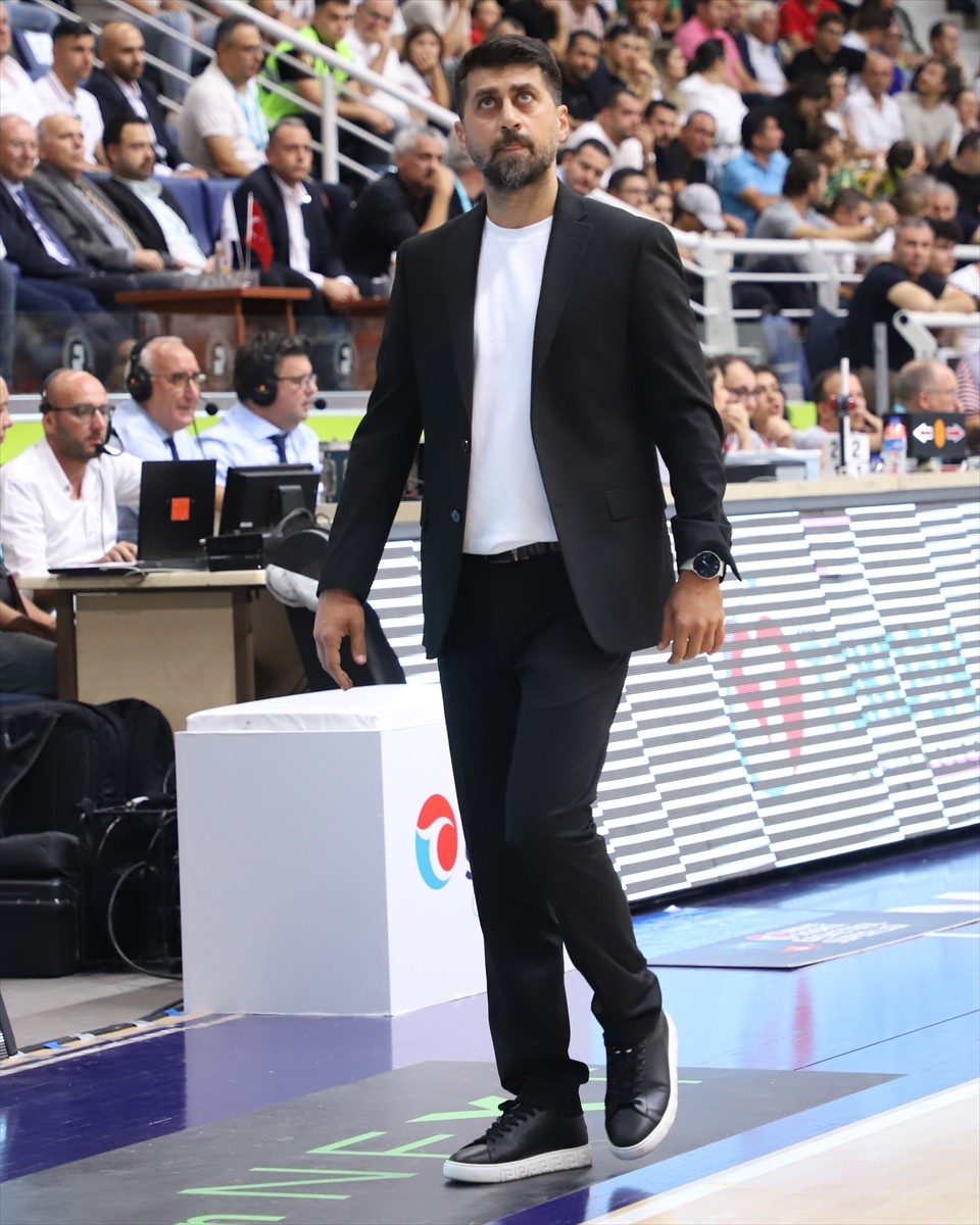 Türkiye Sigorta Basketbol Süper Ligi'nin 1. haftasında Yukatel Merkezefendi Belediyesi Basket ile...