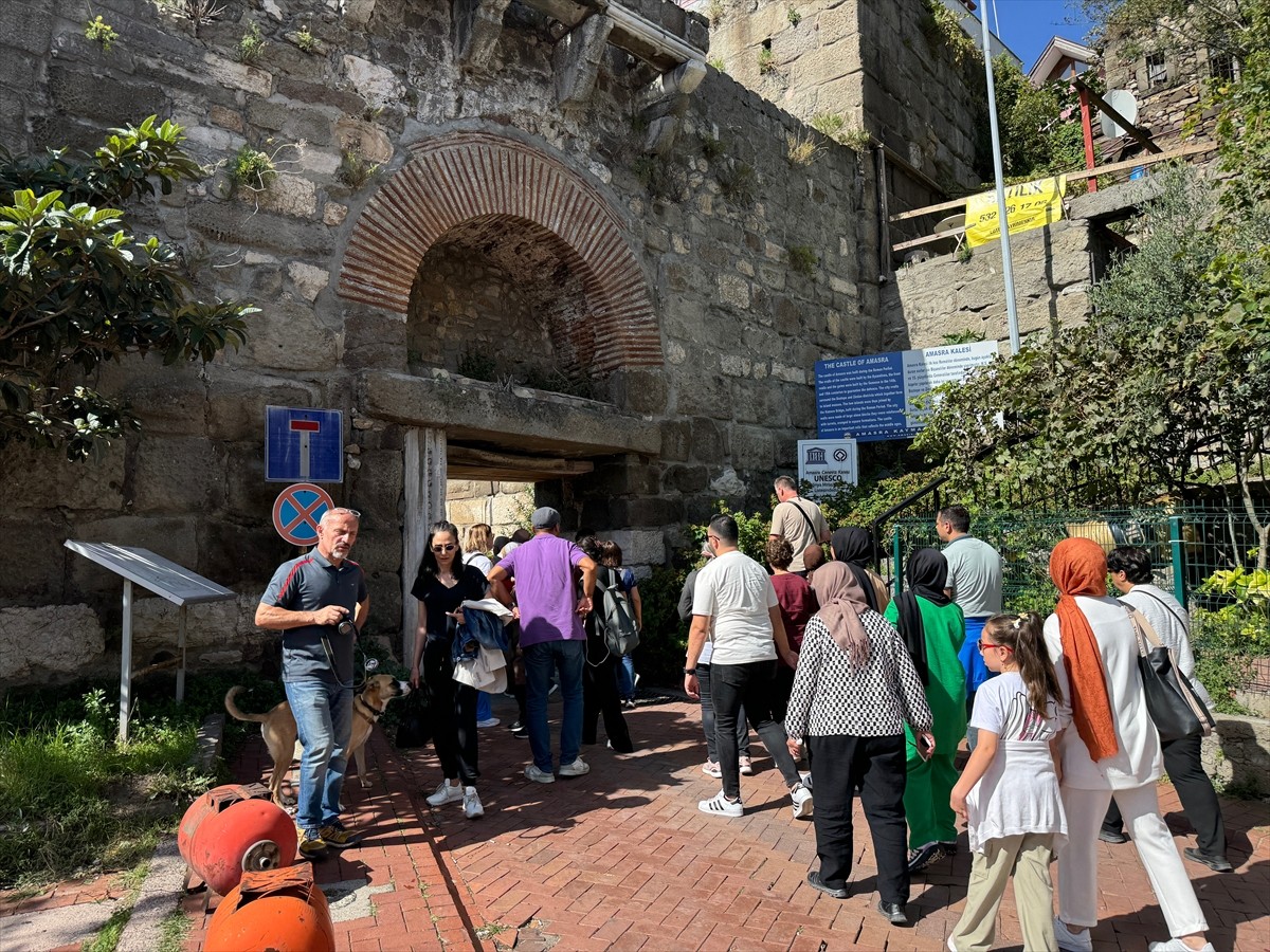 Bartın'ın Amasra ilçesi, hafta başında yaşanan fırtına ve şiddetli yağışların ardından hava...