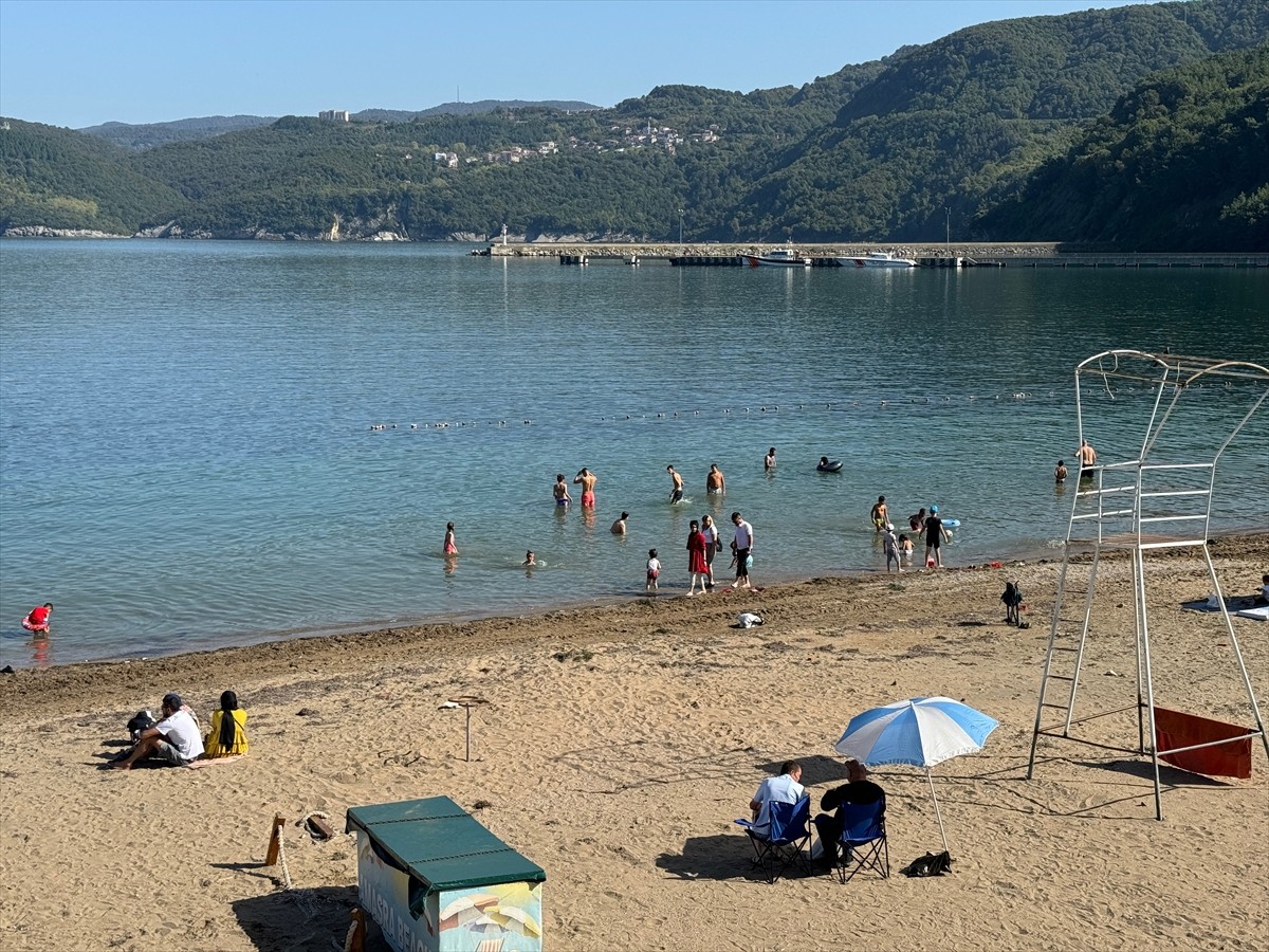 Bartın'ın Amasra ilçesi, hafta başında yaşanan fırtına ve şiddetli yağışların ardından hava...