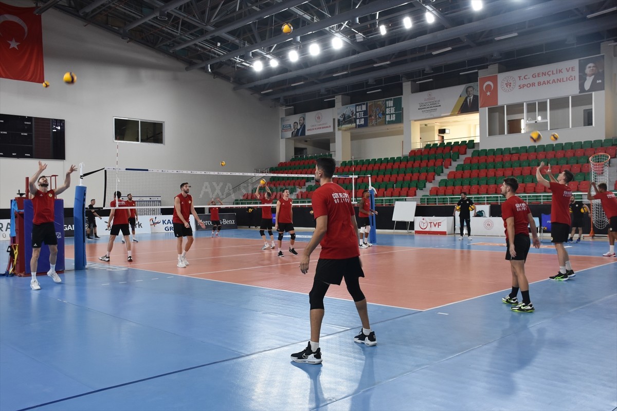 Cizre Belediyespor Erkek Voleybol Takımı, SMS Grup Efeler Ligi'nde 2024-2025 sezonuna play-off...