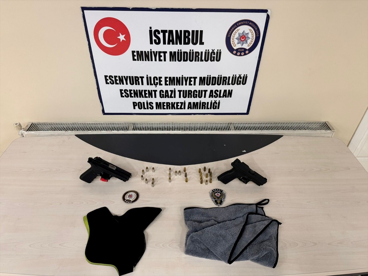 Esenyurt'ta polisin denetimi sırasında çalıntı motosikletle yakalanan 2 şüpheli tutuklandı. ...