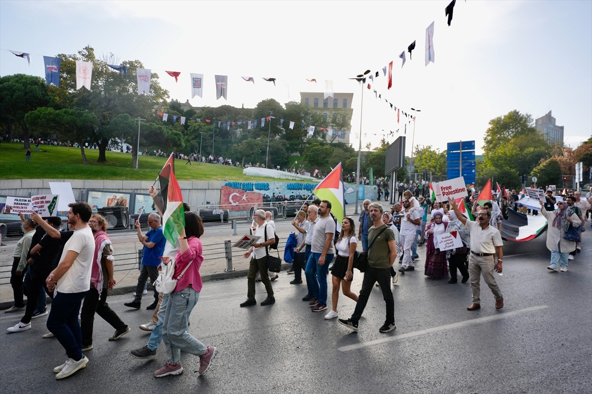 İsrail'in Gazze'ye yönelik saldırılarının birinci yılında Filistin direnişine destek vermek...